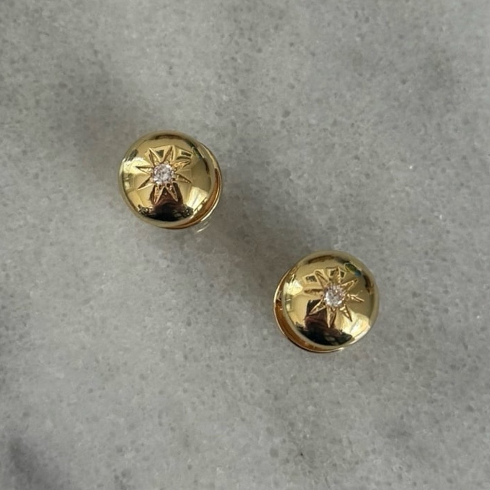 Gold Star Burst Round Button Huggie Hoop Earrings
Brand New